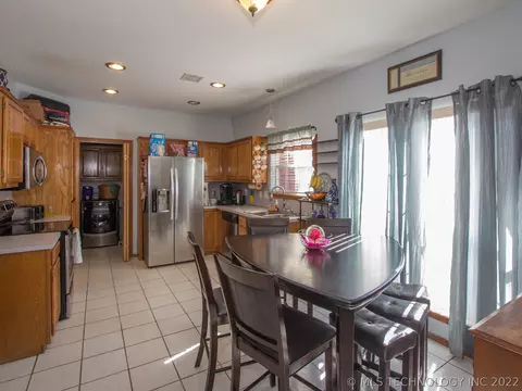 1159 E 138th St, Glenpool, OK 74033 photo 5