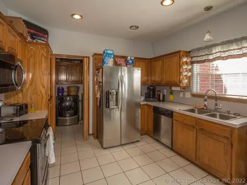 1159 E 138th St, Glenpool, OK 74033 photo 6