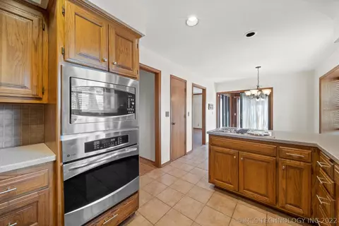 6212 E 78th Pl, Tulsa, OK 74136 photo 7