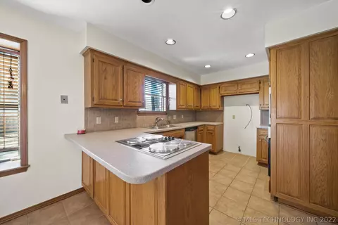 6212 E 78th Pl, Tulsa, OK 74136 photo 8