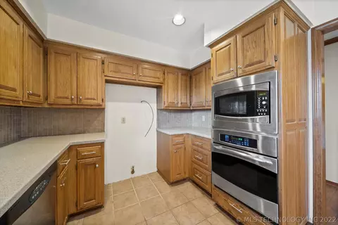 6212 E 78th Pl, Tulsa, OK 74136 photo 9