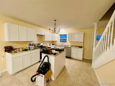 802 S Crestview Dr, Cushing, OK 74023 photo 9