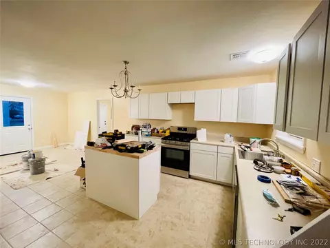 802 S Crestview Dr, Cushing, OK 74023 photo 8