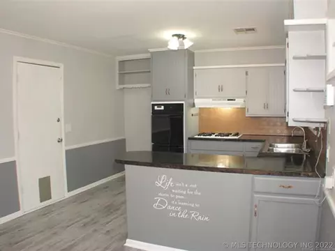10165 E 22nd Pl, Tulsa, OK 74129 photo 8