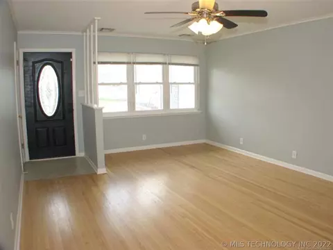 10165 E 22nd Pl, Tulsa, OK 74129 photo 2