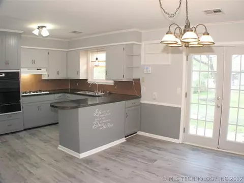 10165 E 22nd Pl, Tulsa, OK 74129 photo 9