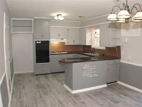 10165 E 22nd Pl, Tulsa, OK 74129 photo 7