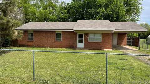 210 Umstead, Colbert, OK 74733 photo 3