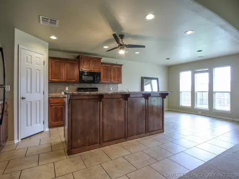 13301 E 43rd St, Tulsa, OK 74134 photo 13