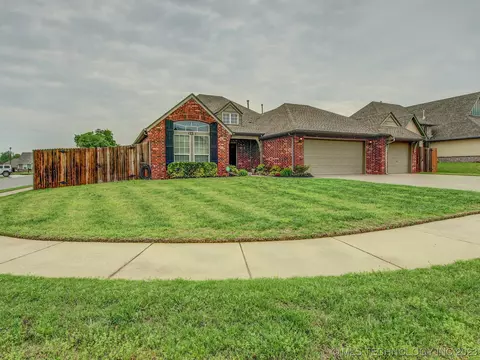 13301 E 43rd St, Tulsa, OK 74134 photo 2