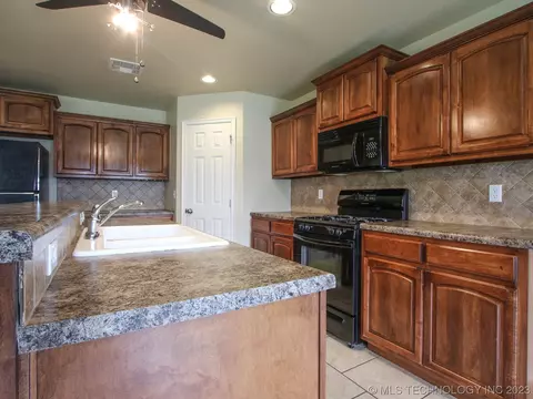 13301 E 43rd St, Tulsa, OK 74134 photo 17