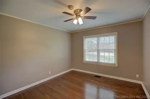 1942 E 35th Pl, Tulsa, OK 74105 photo 25
