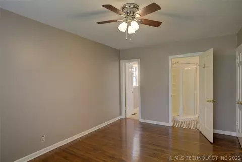 1942 E 35th Pl, Tulsa, OK 74105 photo 21