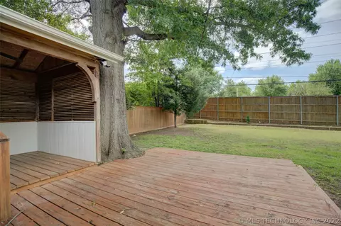 1942 E 35th Pl, Tulsa, OK 74105 photo 36