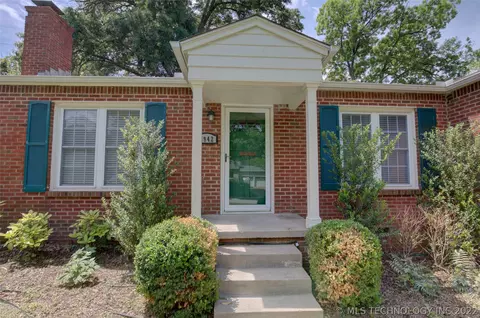 1942 E 35th Pl, Tulsa, OK 74105 photo 2