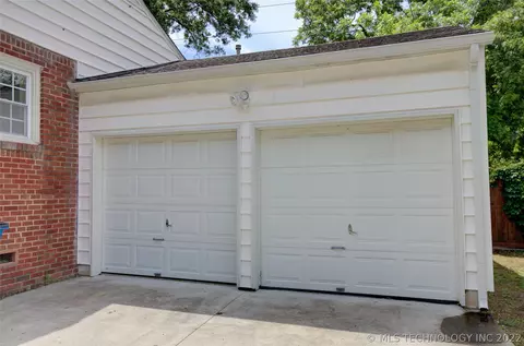 1942 E 35th Pl, Tulsa, OK 74105 photo 41