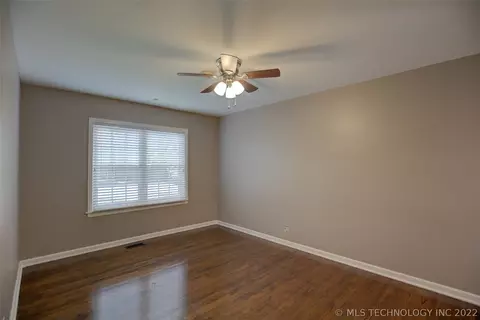 1942 E 35th Pl, Tulsa, OK 74105 photo 19