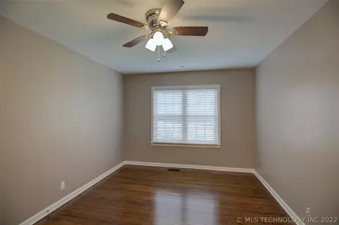 1942 E 35th Pl, Tulsa, OK 74105 photo 20