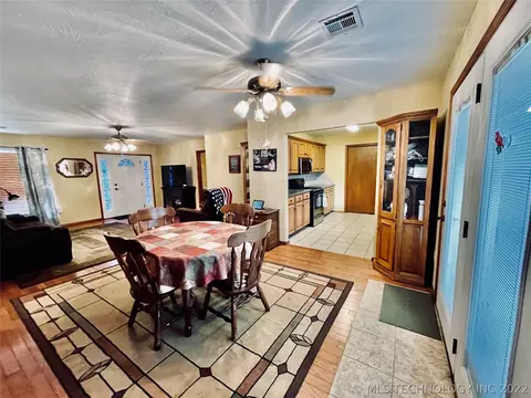 318 S Highland Ave, Cushing, OK 74023 photo 8