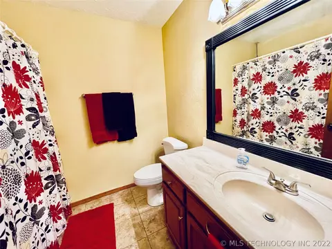 318 S Highland Ave, Cushing, OK 74023 photo 21