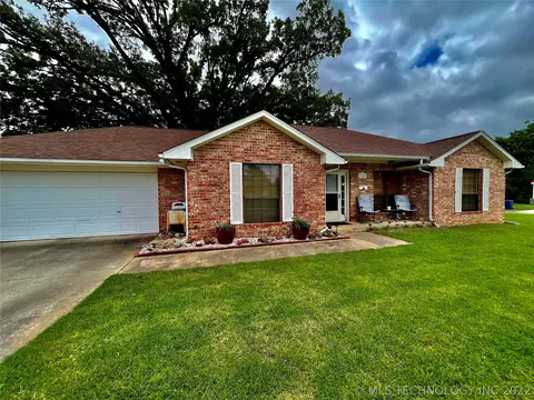 318 S Highland Ave, Cushing, OK 74023 photo 1