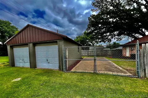 318 S Highland Ave, Cushing, OK 74023 photo 4