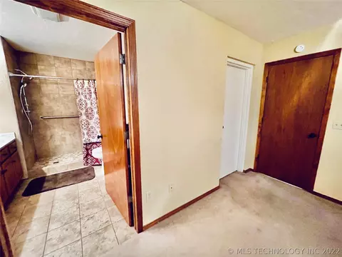 318 S Highland Ave, Cushing, OK 74023 photo 14