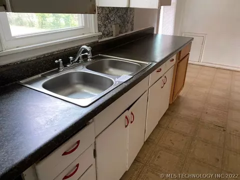 6009 E King St, Tulsa, OK 74115 photo 5