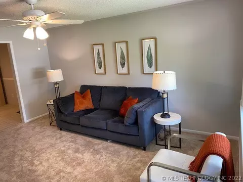 6718 E 28th Pl, Tulsa, OK 74129 photo 8