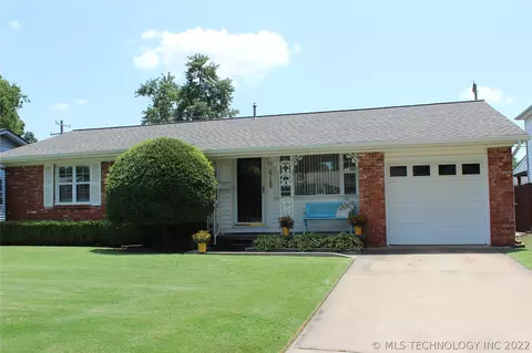 6718 E 28th Pl, Tulsa, OK 74129 photo 1