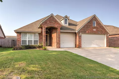 20256 E 32nd Pl S, Broken Arrow, OK 74014 photo 2