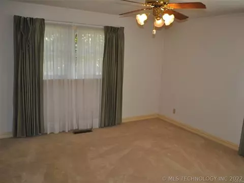 6836 E 54th St, Tulsa, OK 74145 photo 18
