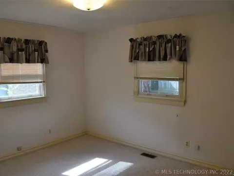 6836 E 54th St, Tulsa, OK 74145 photo 22