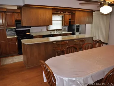 6836 E 54th St, Tulsa, OK 74145 photo 10