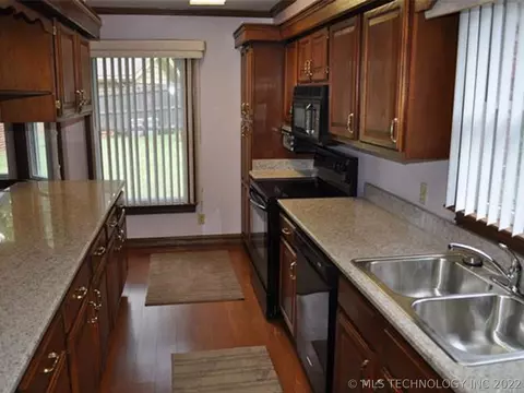 6836 E 54th St, Tulsa, OK 74145 photo 14