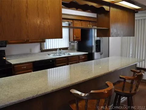 6836 E 54th St, Tulsa, OK 74145 photo 13