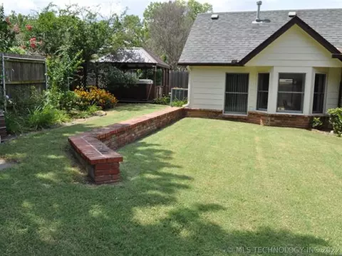 6836 E 54th St, Tulsa, OK 74145 photo 5