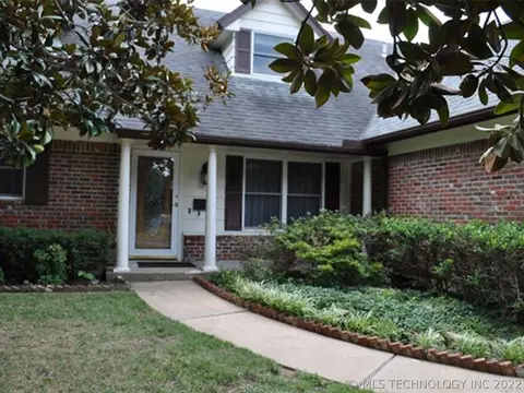 6836 E 54th St, Tulsa, OK 74145 photo 2