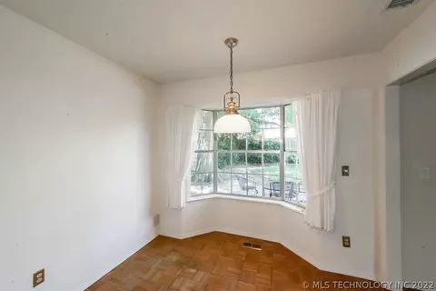9025 E 26th Ct S, Tulsa, OK 74129 photo 9