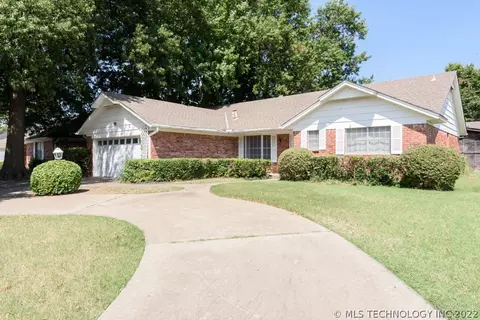 9025 E 26th Ct S, Tulsa, OK 74129 photo 3