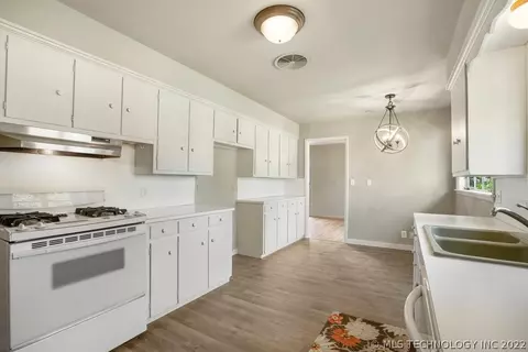 4140 E 46th St, Tulsa, OK 74135 photo 10