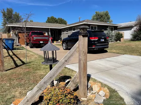 6751 E 27th St, Tulsa, OK 74129 photo 2