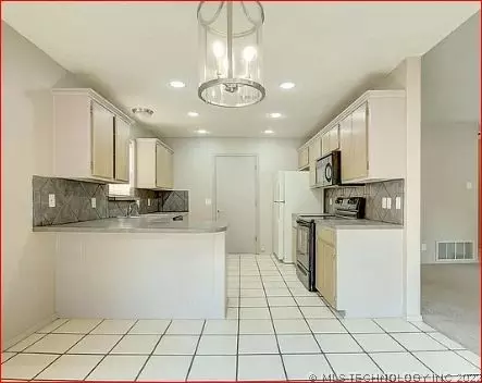 401 E Austin St, Broken Arrow, OK 74011 photo 16