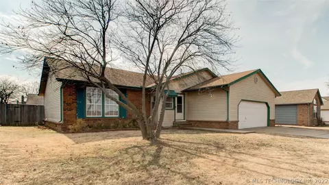 19420 E 36th St, Broken Arrow, OK 74014 photo 2
