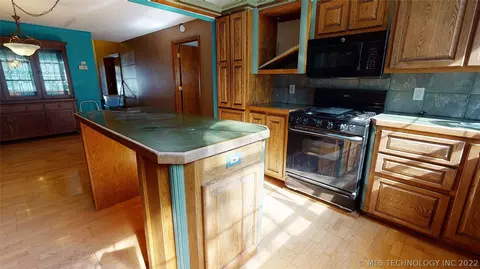 100 E Bird, Davis, OK 73030 photo 7
