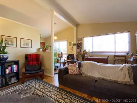 1565 E 59th St, Tulsa, OK 74105 photo 8