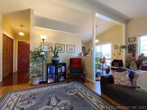 1565 E 59th St, Tulsa, OK 74105 photo 6