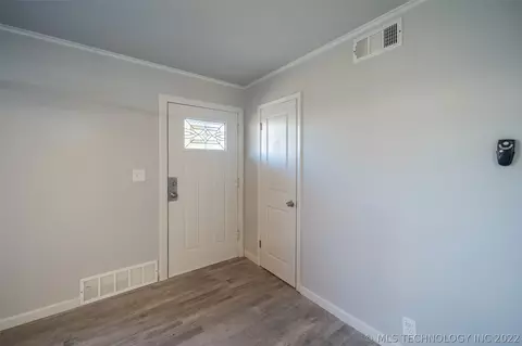 6710 E Jasper St, Tulsa, OK 74115 photo 8