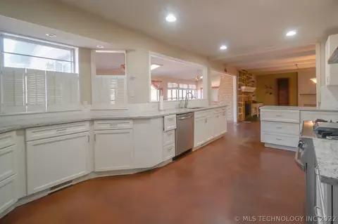 6849 E 56th St, Tulsa, OK 74145 photo 13