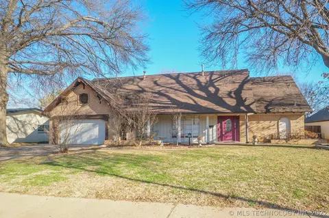 6849 E 56th St, Tulsa, OK 74145 photo 1